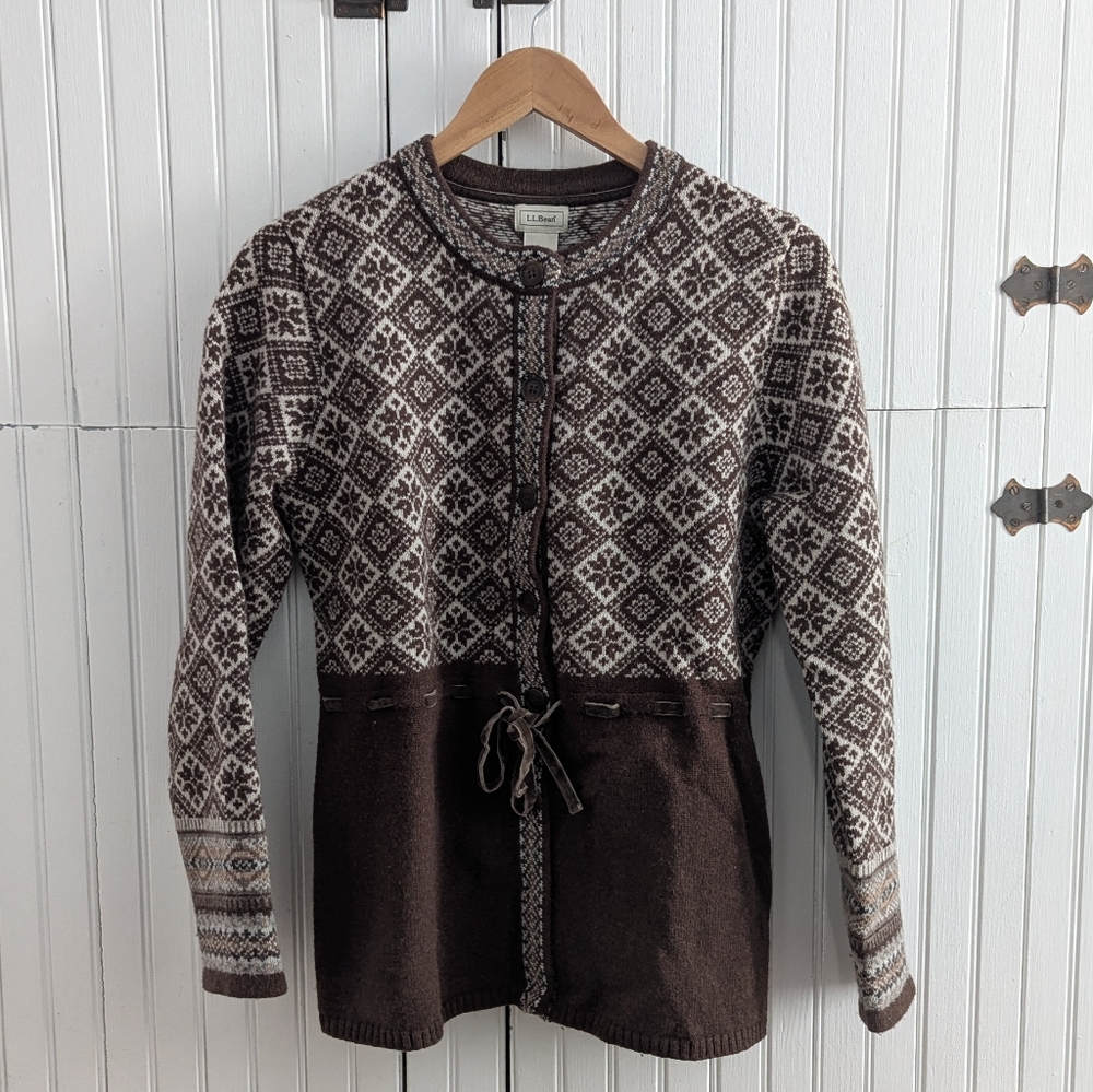 L L Bean Lambswool Women's Sweater Med-Reg